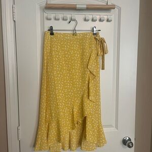 NWT Blu Pepper Yellow Floral Wrap Skirt Size Medium